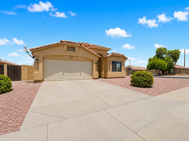 7552 W Nicolet Ave — Photo 47