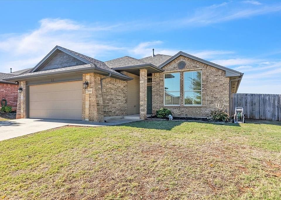 1st image of 2100 Diana Dr