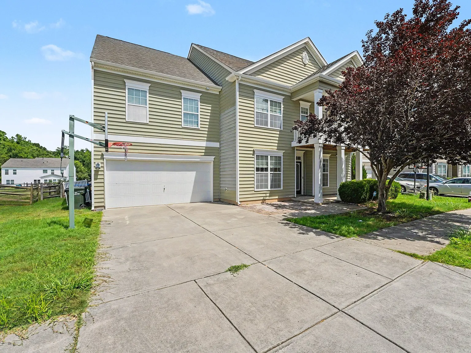 5 bed, 4210 sqft, $3,700 — Photo 1