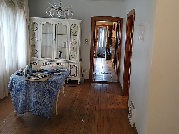 3rd image of 6942 S Bell Ave