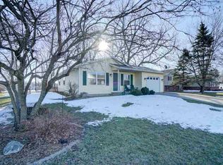 328 N Rutland Ave, Brooklyn, WI 53521