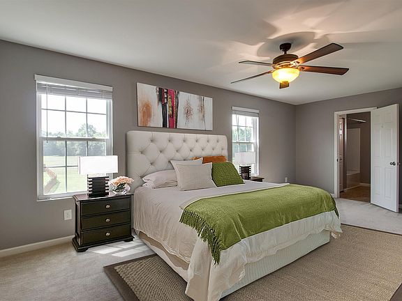 4th image of 2420 Trivaca Ln