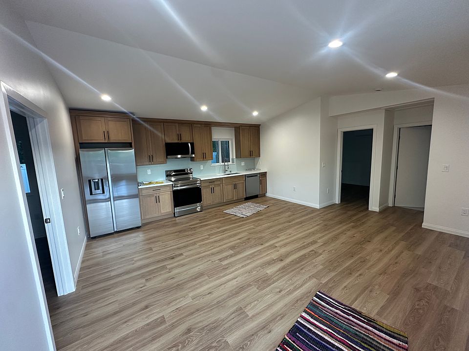 1st image of 321 Parkrose Ave #1