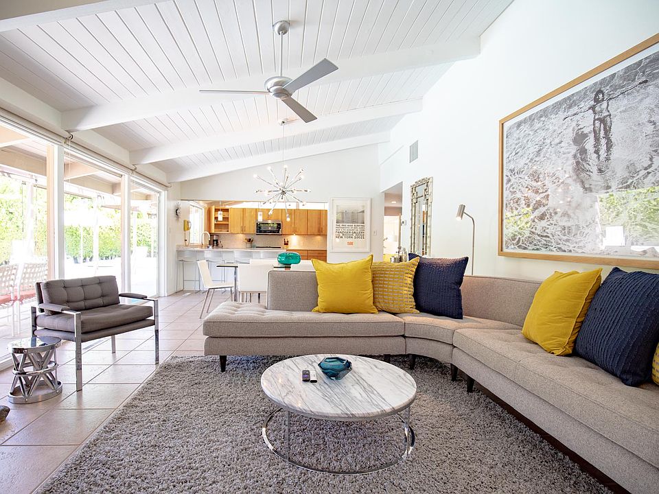 Spacious living room
