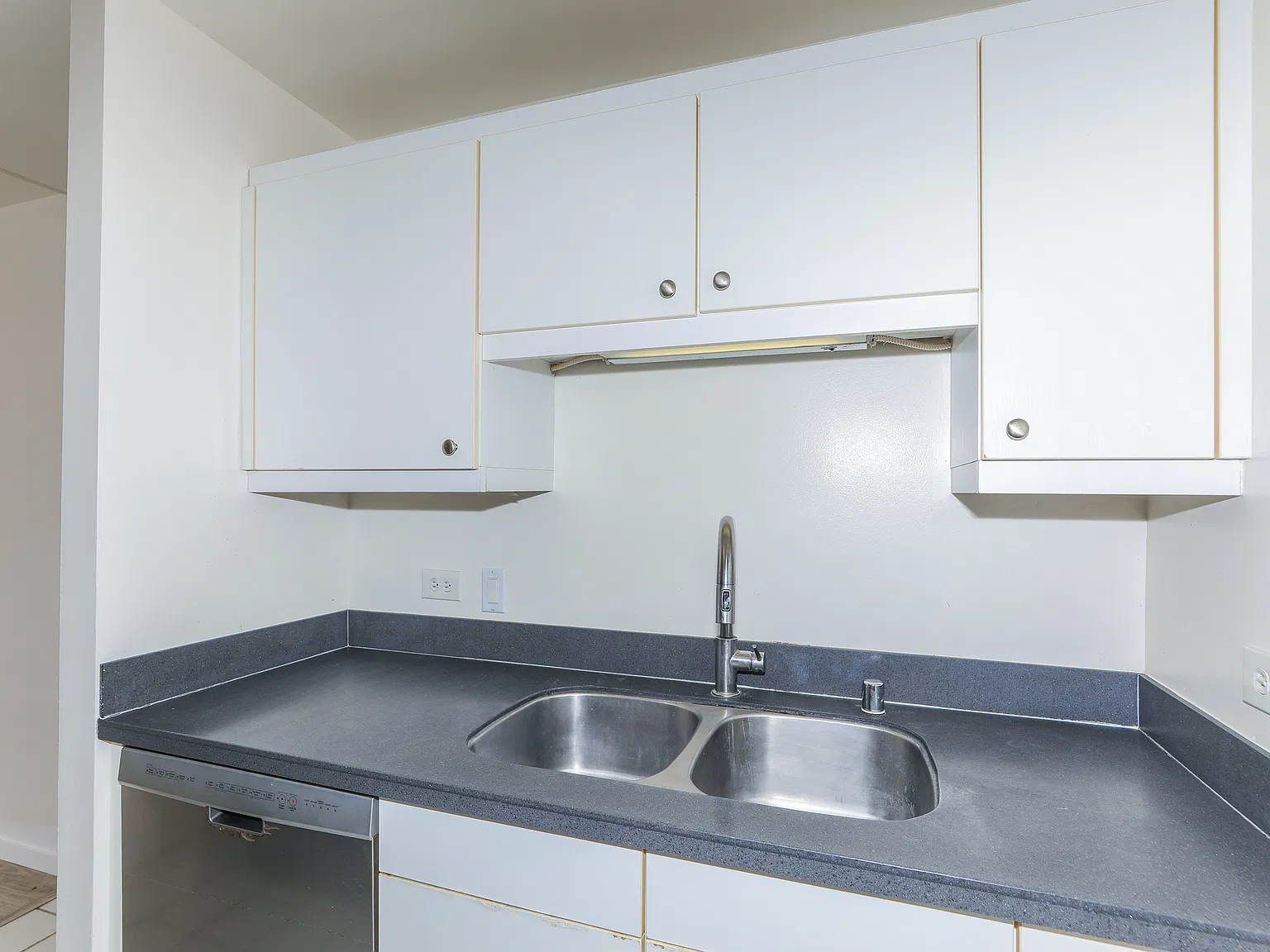 725 Kapiolani Boulevard #2402 - 1 — Photo 2