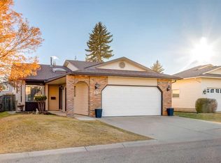35 N Woodstock Rd SW, Calgary, AB T2W 5V8