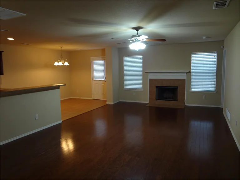904 Mazatlan Ct — Photo 2