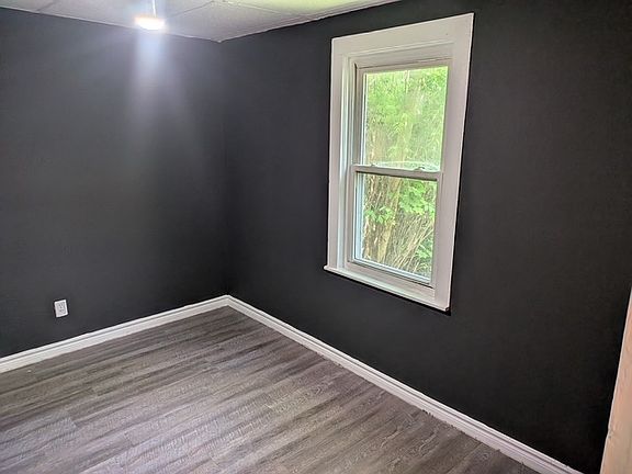 5th image of 906 Union St #1