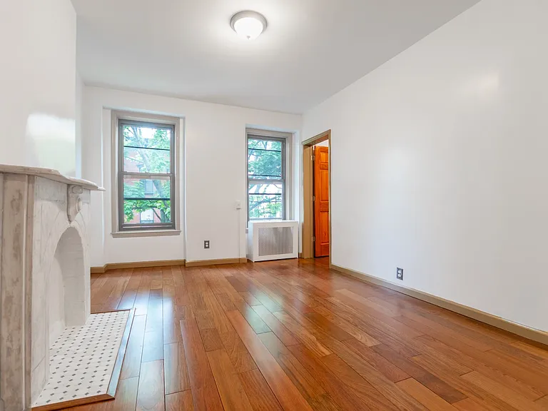 283 Pacific St #4 — Photo 1