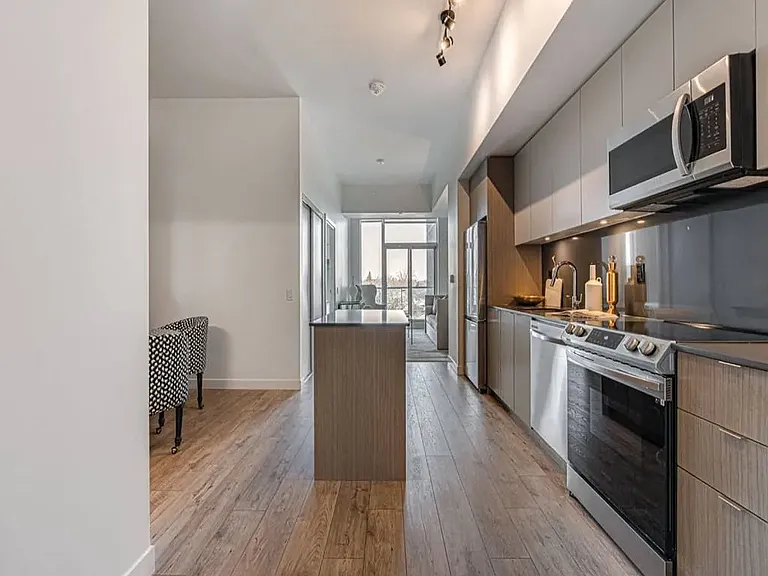 133 Bronte Rd — Photo 42