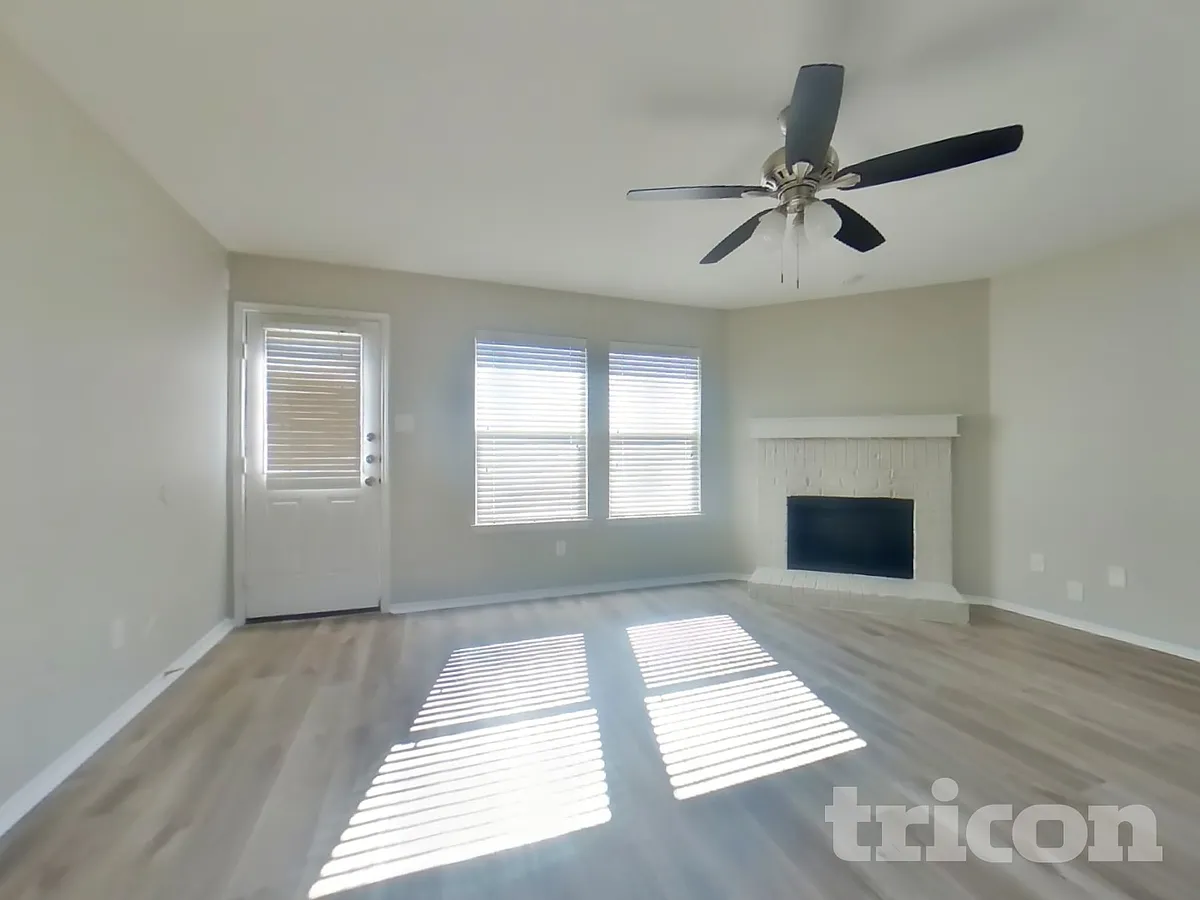 Building Photo - 9200 Tierra Verde Dr