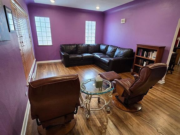 5th image of 1679 Xavier St