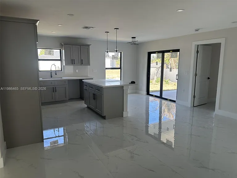 712 Euston Ave S — Photo 5