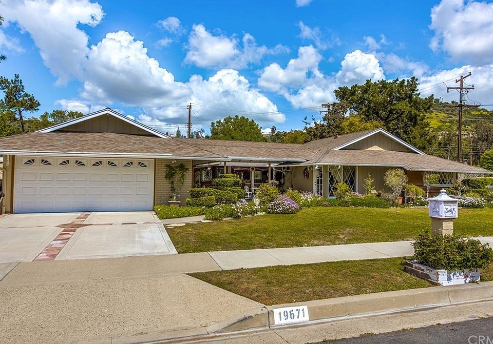 1st image of 19671 Country Haven Ln