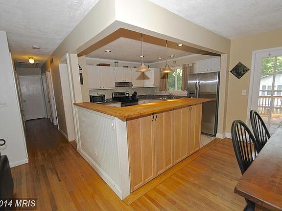 4th image of 1210 Hilltop Dr