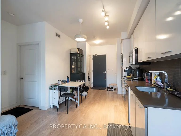 105 George St #303 — Photo 13