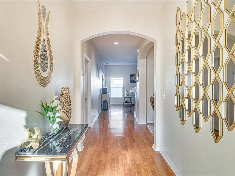 763 Star Pointe Dr — Photo 3