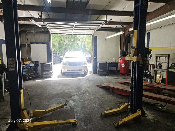 4502 NW 6th Street Bar Area