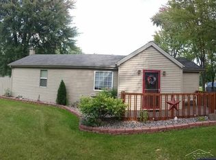 890 N Miller Rd, Saginaw, MI 48609