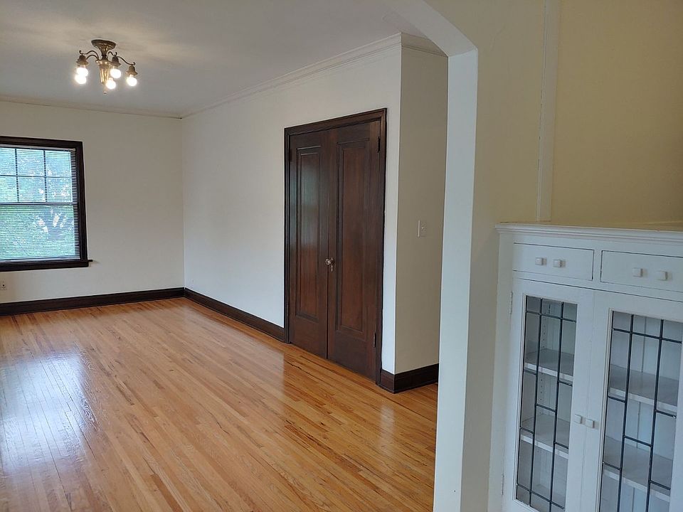 1st image of 2120 Aldrich Ave S APT 302