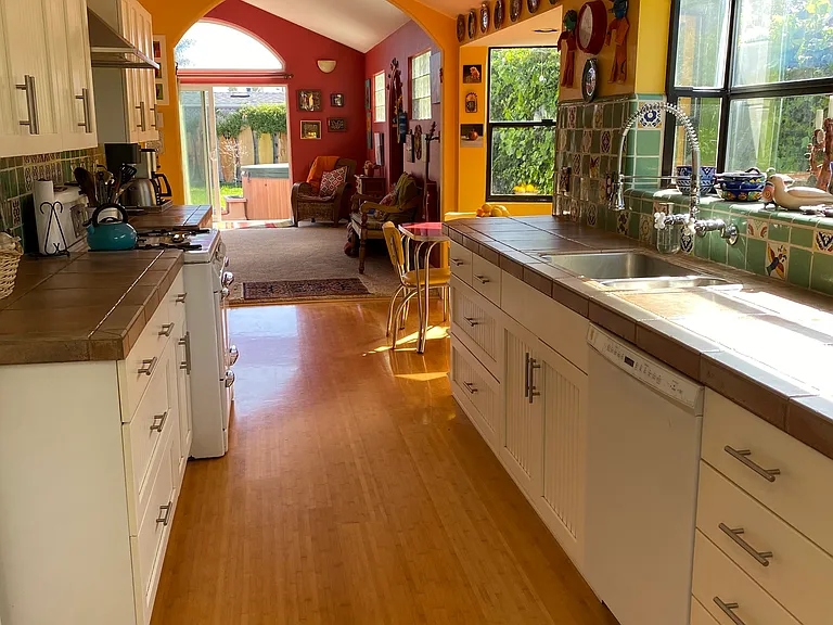 30th Ave — Photo 5
