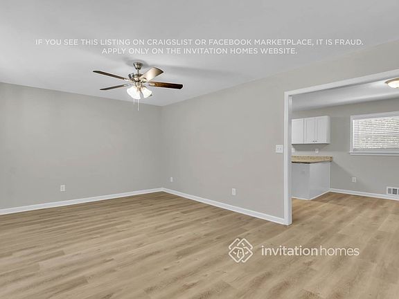 4th image of 2875 Laurel Ln