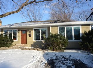 9041 Central Ave, Morton Grove, IL 60053