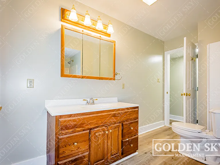 1417 W Memorial Dr — Photo 5