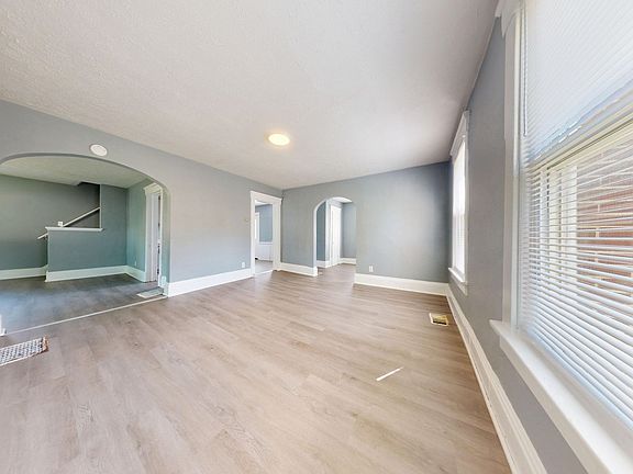 3rd image of 301 N Henry St