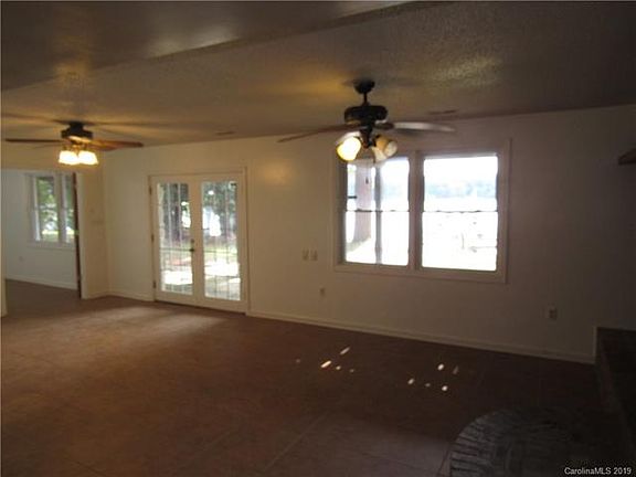 4th image of 1251 Oak Crest Trl
