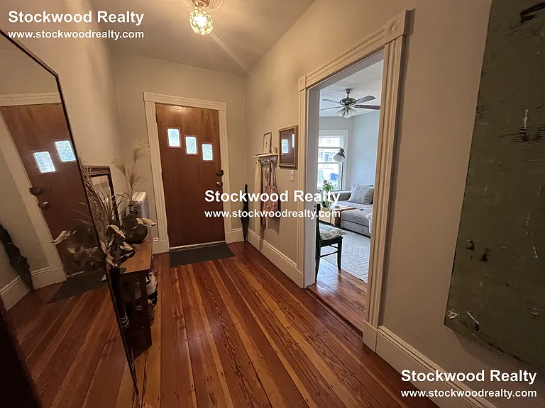 274 E Cottage St #1 — Photo 5