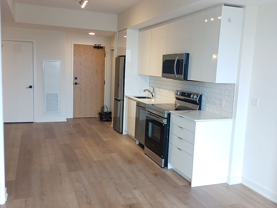 Brand New Luxurious high end Stainless steel appliances ,Includes Brand nonew Fridge /Stove, over the counter Microwave , Dishwasher