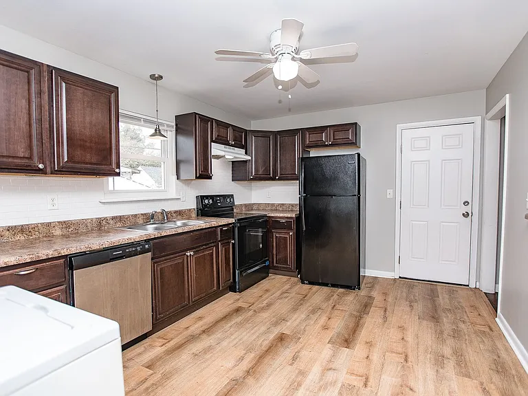 9275 Hickory St — Photo 4