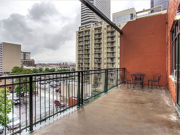 2nd image of 1800 Lawrence #403
