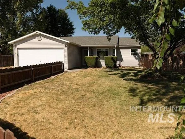 540 Willow Dr, Mountain Home, ID 83647