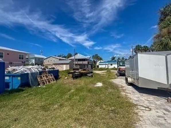 141 Jefferson St, Fort Myers Beach, FL 33931