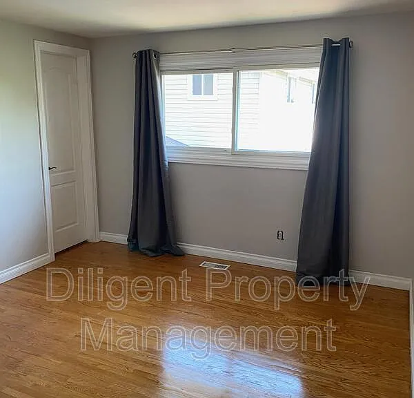 1326 Hopewell Ave #1 — Photo 3