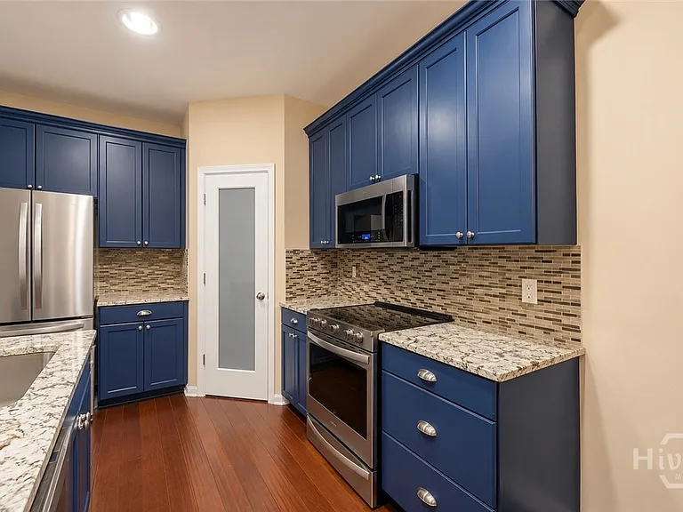 146 Chapel Lk S — Photo 4