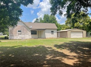 721 S Central St, Walters, OK 73572
