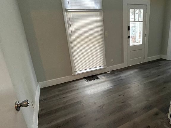 3rd image of 212 Tinkler St #4
