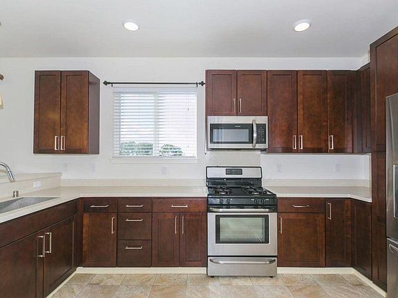 Modern and Open Kitchen!