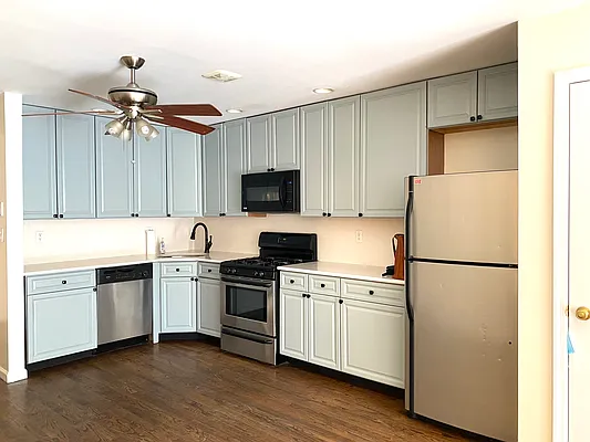 Rented by Compass | media 14