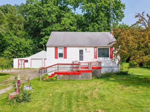 2274 N Center Rd, Burton, MI 48509