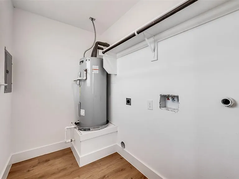 114 Lynn Ct #200 — Photo 11