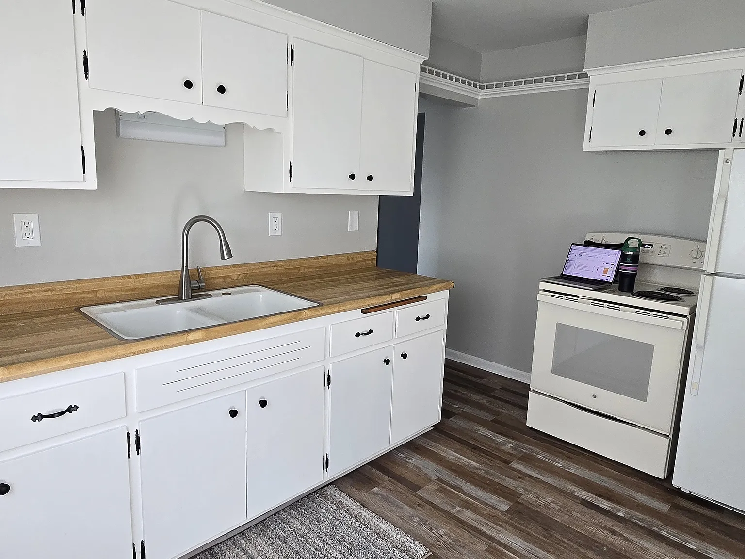 2 bed, 1000 sqft, $1,300 — Photo 3