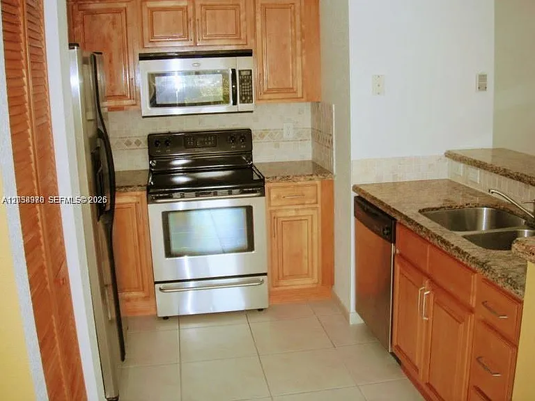 7200 NW 114th Ave #307 — Photo 9