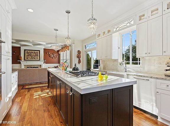 4th image of 3500 Crestwood Ln