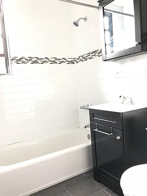 Rented by Lang Realty LLC | media 27