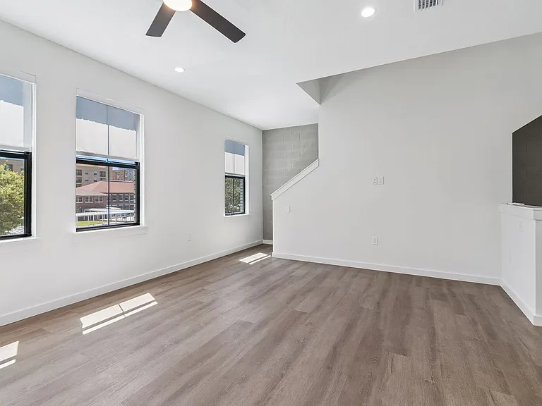 1218 E Kay St #14 — Photo 37