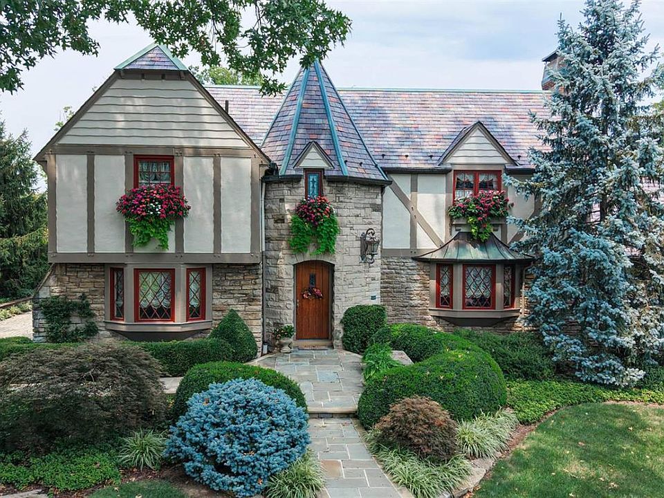 1st image of 402 W Cliff Ln